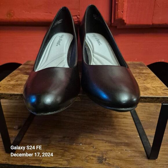 NWOT Size 10 Easy Street Comfort 2.5" Heel Superflex Soft Foot Bed Dressy Casual - Picture 3 of 6